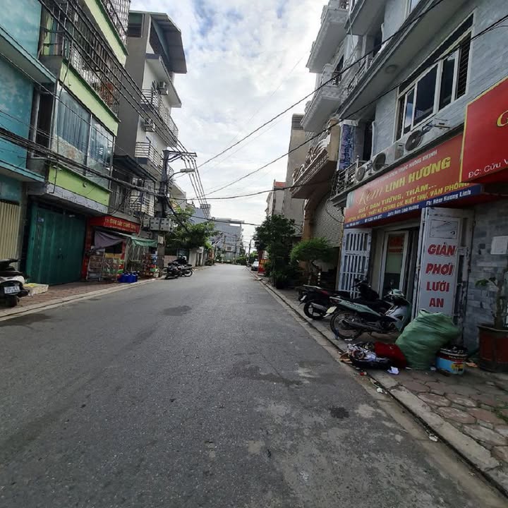 Bán nhà mặt tiền 7m tại Đông Dư, Gia Lâm - 111m² chỉ 11 tỷ