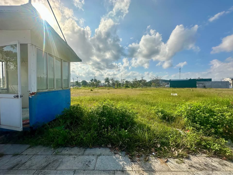 Đất nền Trà Bồng 100m² giá 1 tỷ - Sổ hồng chính chủ!