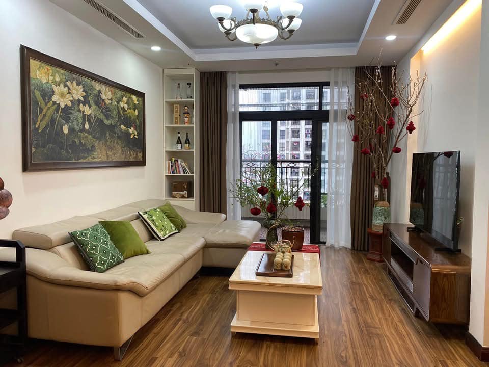 Căn hộ góc 3PN 131m² Royal City giá 2x tỷ - Ban công hướng mát, đầy đủ nội thất!