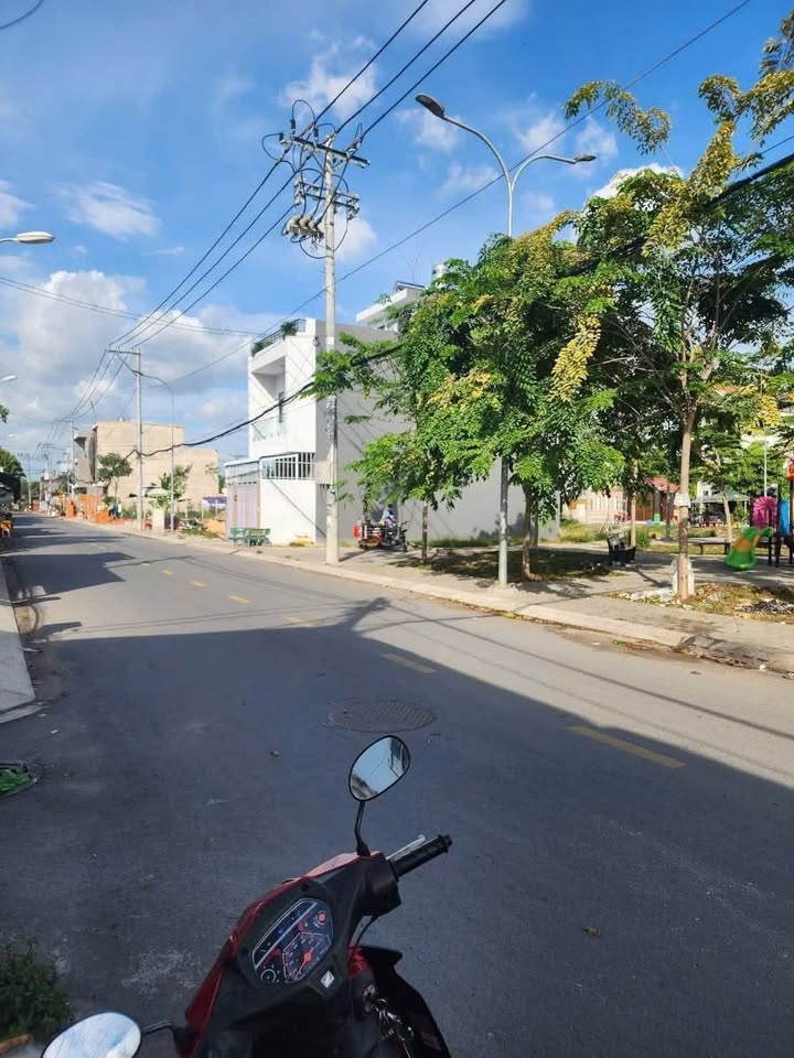 FrontHouse Khu Tái Định Cư Mt Đường Võ Thị Hồi 83m² giá 5 tỷ - Kinh doanh sầm uất