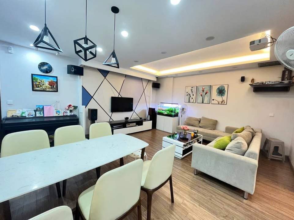 Căn hộ CT Nghĩa Đô, Bắc Từ Liêm 56m² giá 6 tỷ - Sẵn sổ, nội thất đầy đủ!