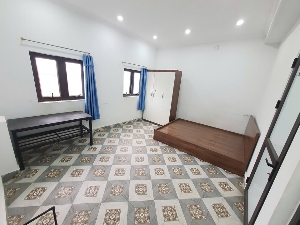 Phòng cho thuê tại Ngõ 252 Lĩnh Nam - Giá chỉ từ 2.8 triệu/tháng!