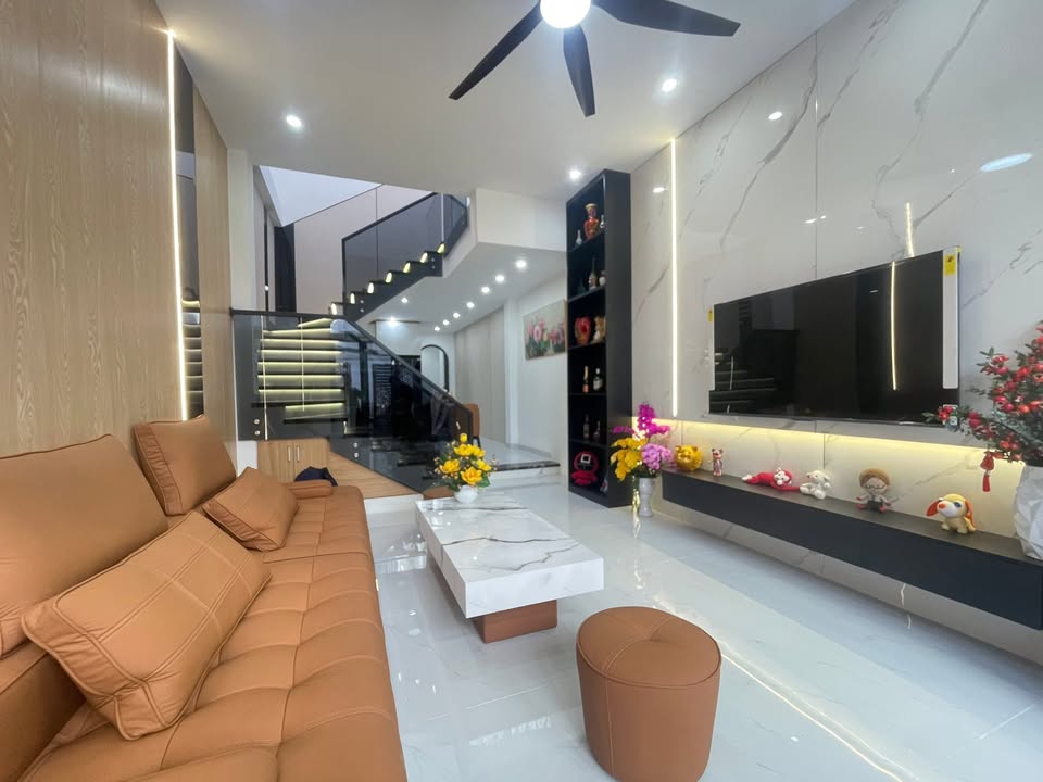 Nhà phố kiệt ô tô Hoàng Diệu, Đà Nẵng 81m² - Thiết kế thoáng mát, phong thủy tốt!