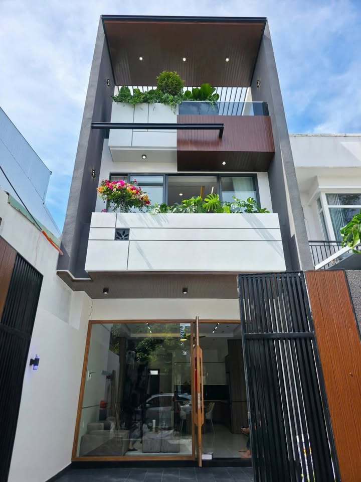 Nhà đẹp 3 tầng Nguyễn Lý, Hòa Xuân 90m² giá 7.8 tỷ - Sẵn sàng vào ở ngay!