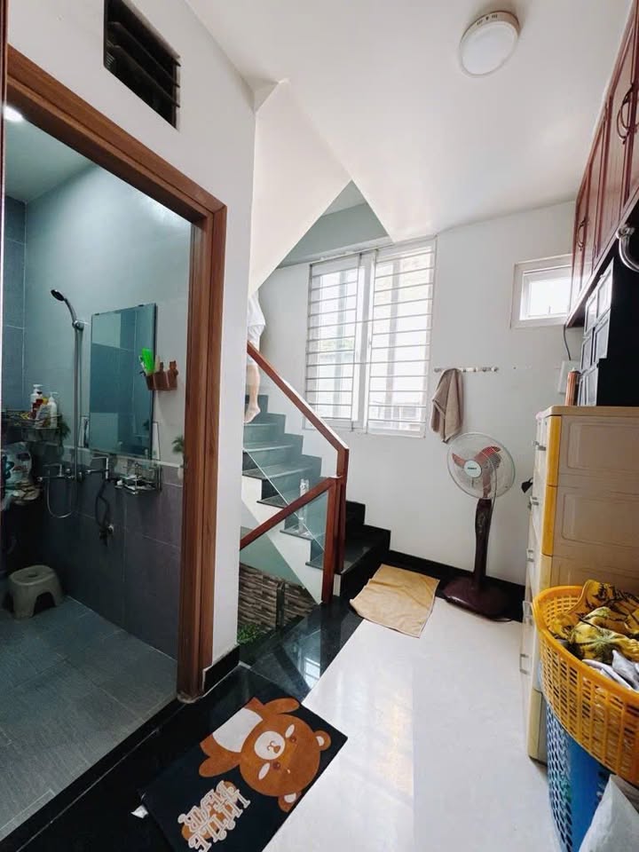 Nhà phố Quận 4 39m² giá 5 tỷ - Tiện ích đa dạng, gần phố ẩm thực!