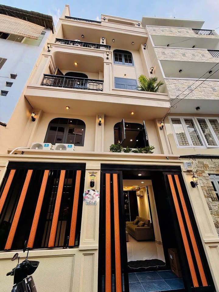 Nhà riêng hẻm xe hơi Thích Quảng Đức, Quận Bình Thạnh, 31m² giá 8.7 tỷ - Full nội thất vào ở ngay!