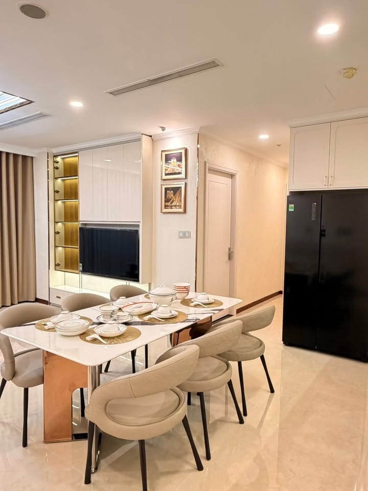 Căn hộ Vinhomes Central Park 81.5m² giá 11.8 tỷ - Sẵn sàng vào ở ngay!