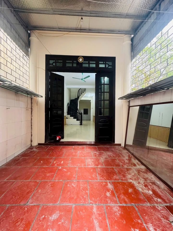 Nhà phố Tứ Minh, Hải Dương 68m² giá 2.4 tỷ - Ô tô đỗ cửa, vị trí trung tâm!