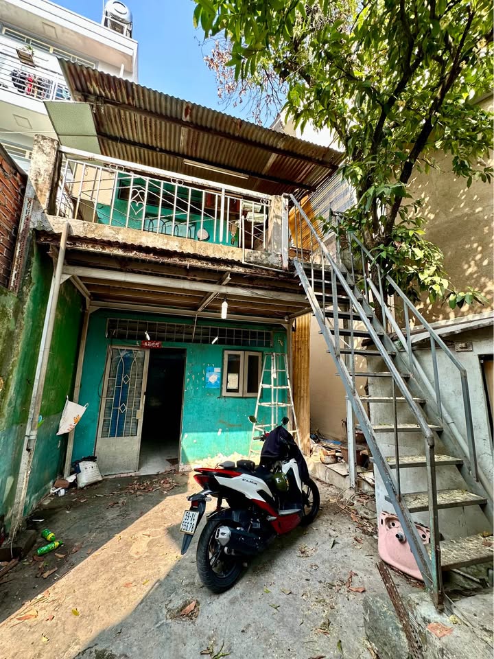 Kho xưởng cho thuê hẻm Ngô Sĩ Liên P14Q8 100m² giá 6 triệu - Địa điểm lý tưởng cho kinh doanh!