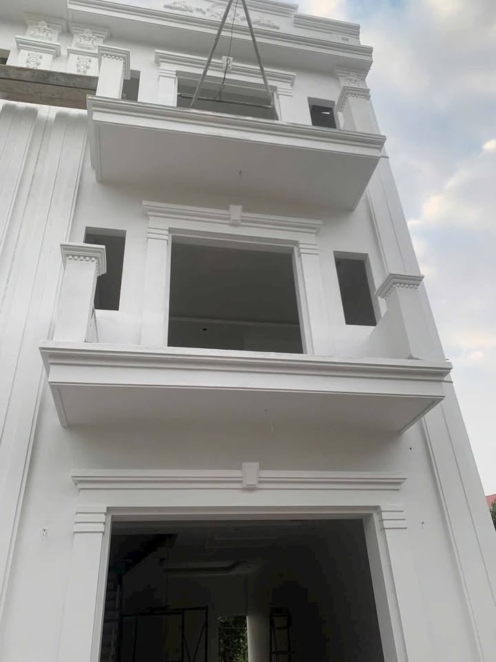 Nhà phố Hạ Long 79m² giá 3 tỷ - Mặt tiền đẹp, tiện ích đầy đủ!