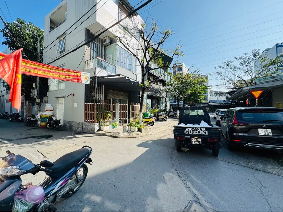 Nhà 3 tầng rưỡi trên đường Lê Thanh Nghị, 98m² giá 7.6 tỷ - Cơ hội vàng cho gia đình bạn!