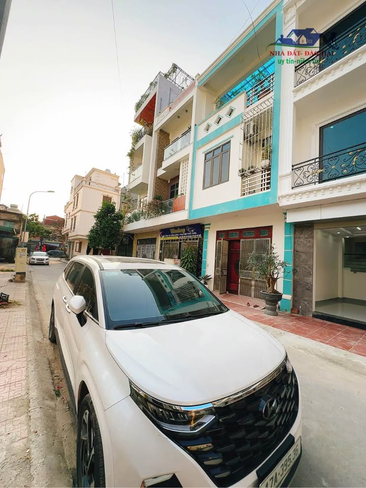 Nhà phố Trần Lãm, Thái Bình 53m² giá 3.x tỷ - Sổ đỏ chính chủ, ô tô đỗ cửa!