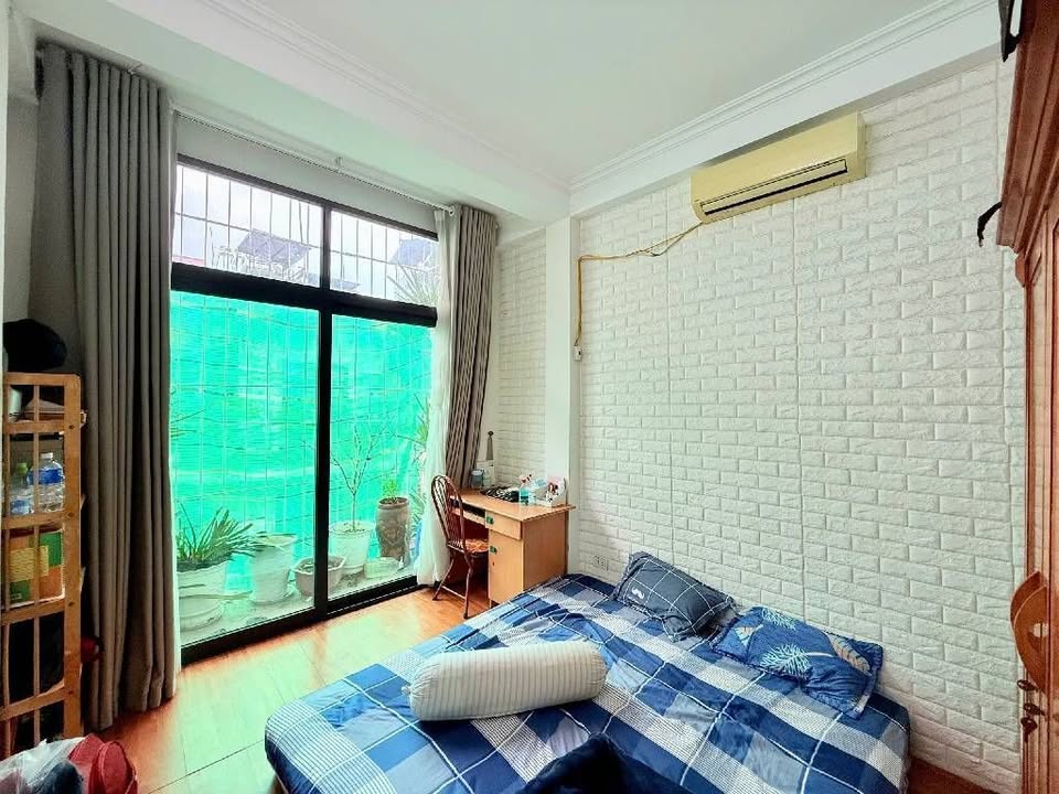 Nhà 4 tầng Yên Lạc 55m² giá 20 tỷ - Ô tô tránh, dân trí cao!