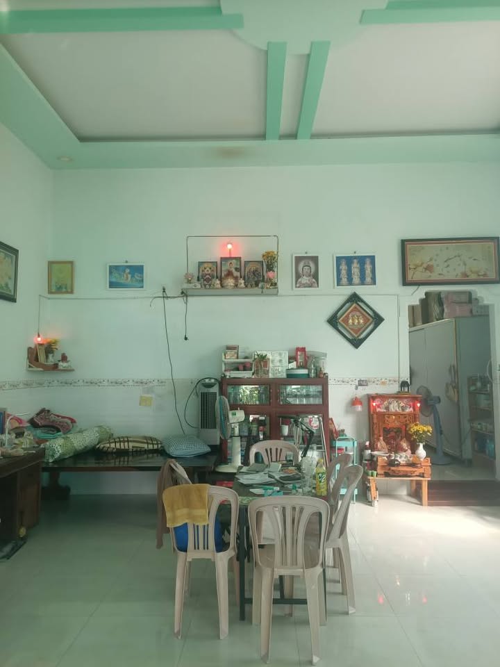 Nhà mặt tiền đường bê tông 100m² tại Hàm Thắng giá 2.1 tỷ - Nhà mới đẹp, sẵn sàng vào ở!