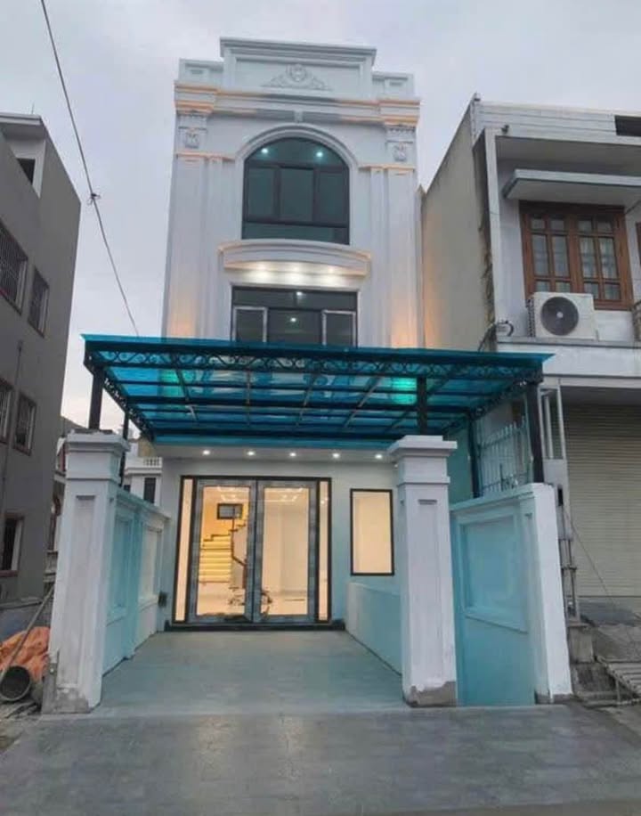 Nhà 4 tầng chính chủ tại Phường Hùng Thắng, Hạ Long, 71.6m² - Giá 5.2 tỷ, mới xây hoàn toàn!