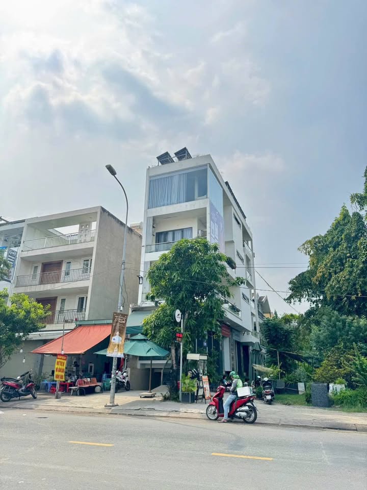 Nhà mặt tiền Nguyễn Hoàng, KĐT APAK Q2, 80m², Giá 39.5 tỷ - Hướng Đông