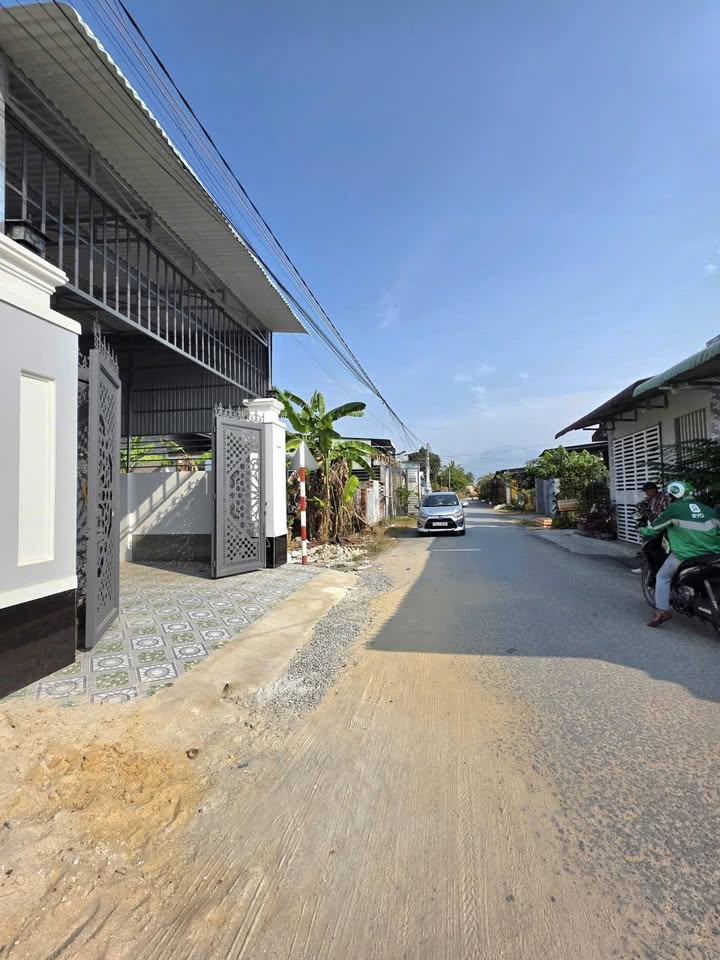 Nhà bán gấp tại Xã Bàu Năng, Huyện Dương Minh Châu, 155m² chỉ 1.6 tỷ - Sẵn sàng vào ở!