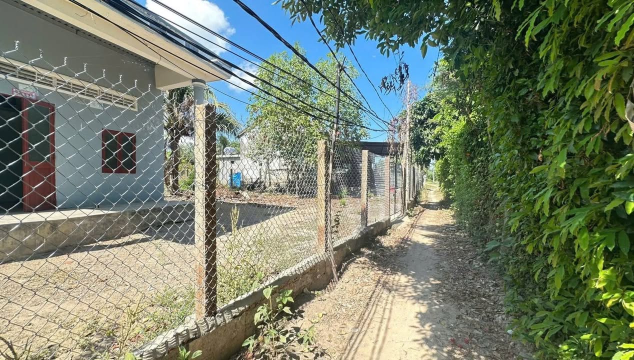 Đất nền Xã Vạn Bình 215m² giá 700 triệu - Khu dân cư đông đúc, an ninh tuyệt đối!