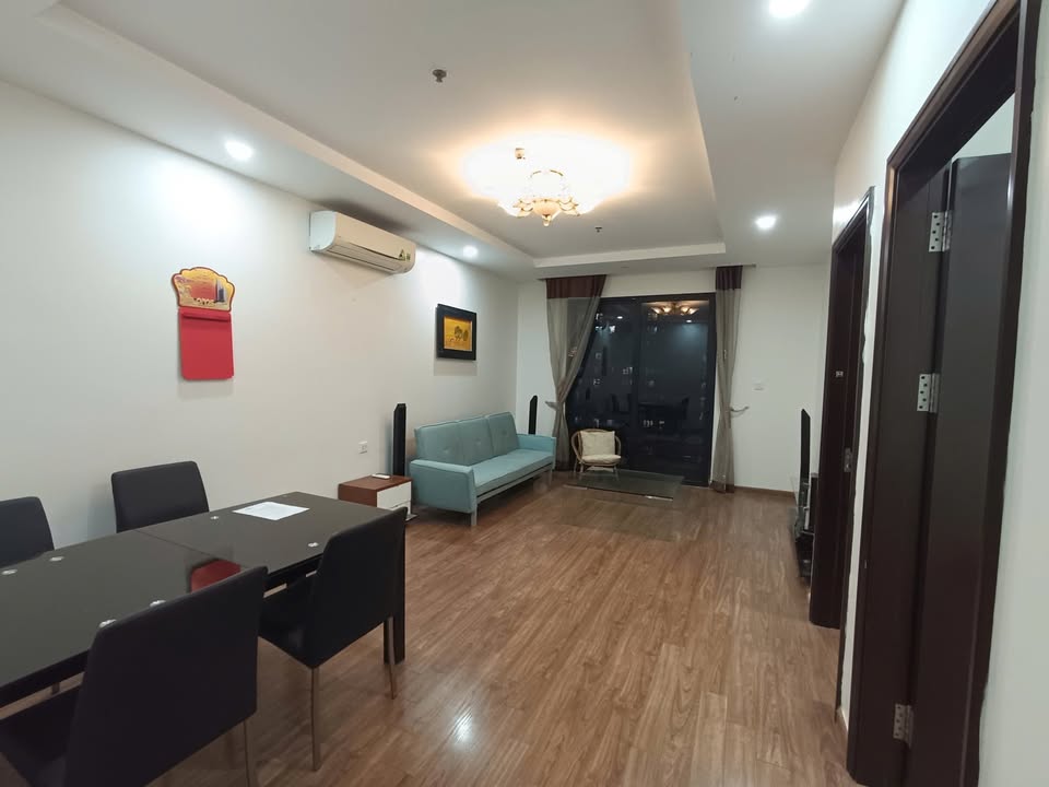 Căn hộ Times City 74m² giá 8.5 tỷ - Ban công thoáng mát, view bể bơi tuyệt đẹp!