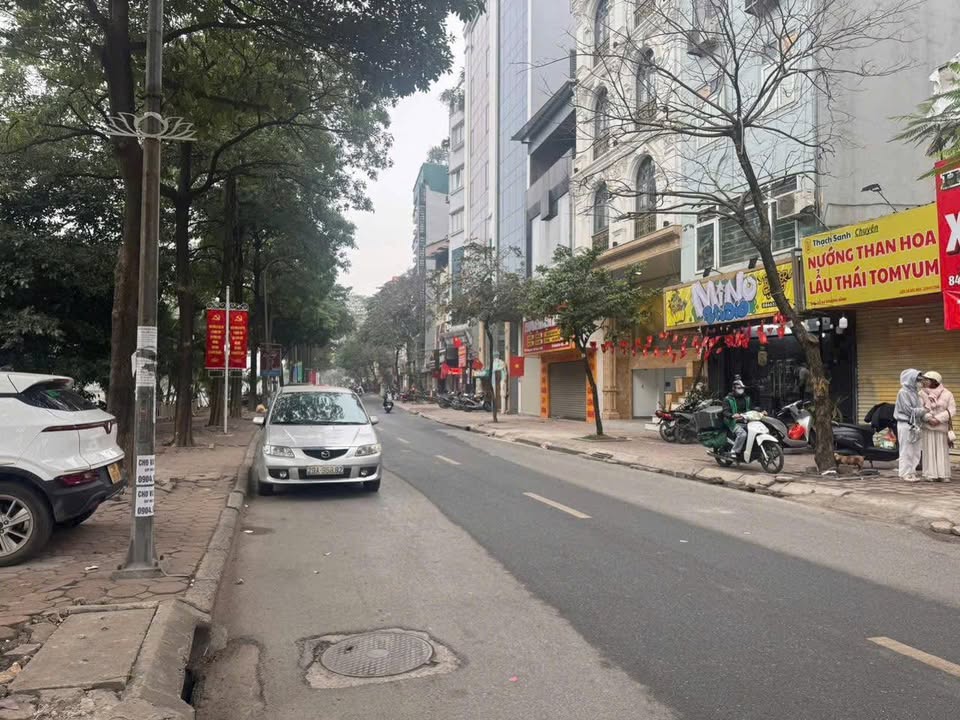 Đất vàng mặt phố Nhân Chính, Thanh Xuân 134m² giá 73.7 tỷ - Tiềm năng sinh lời cao!