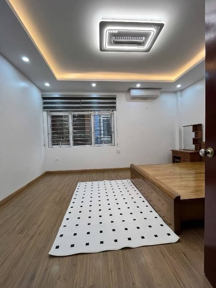 Nhà 6 tầng thang máy Phường Mỹ Đình 1, 43m² giá 13 tỷ - Vị trí đắc địa, ô tô vào tận nhà!