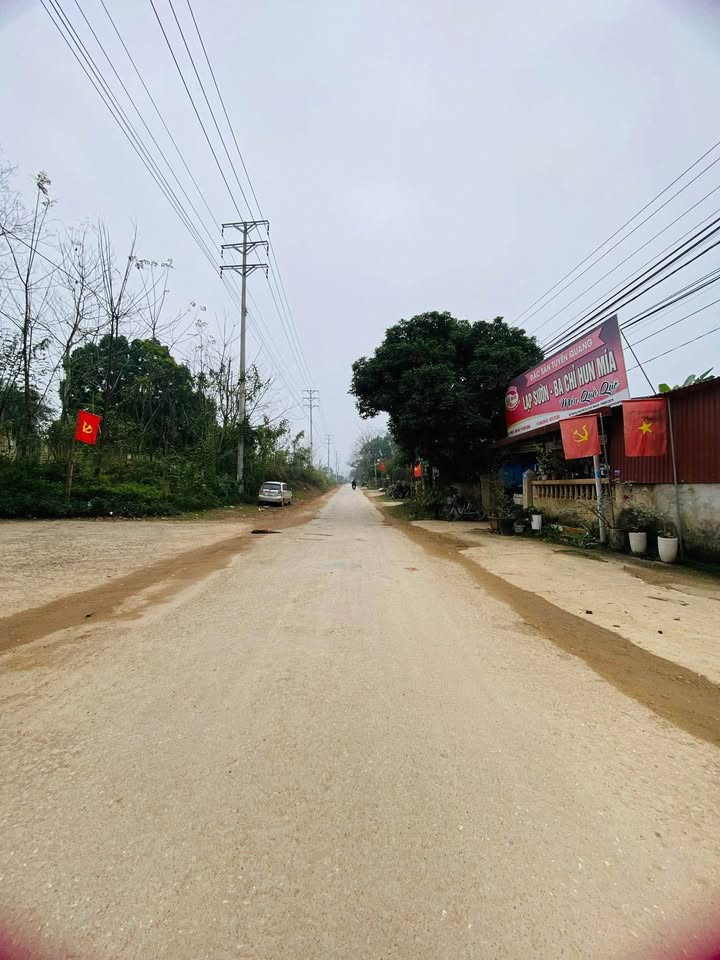 Đất thổ cư tổ dân phố 21 Minh Xuân, Tuyên Quang 180m² giá chỉ 1 tỷ - Cơ hội đầu tư tốt!