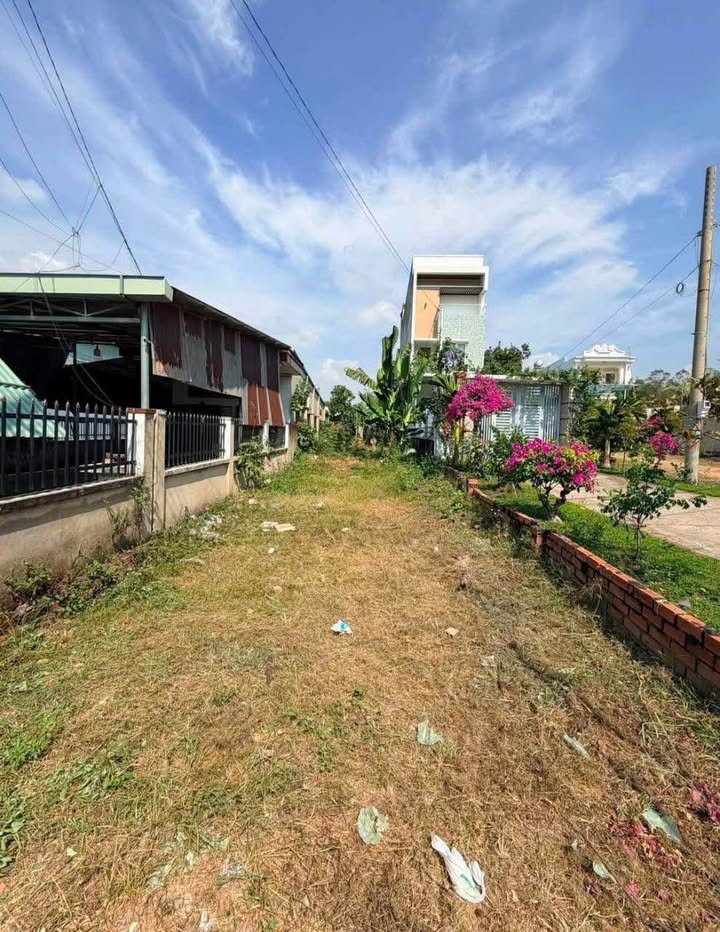 Đất nền mặt tiền Quốc lộ 14, Huyện Đồng Phú, 17500m² - Giá chỉ 2 tỷ thương lượng!