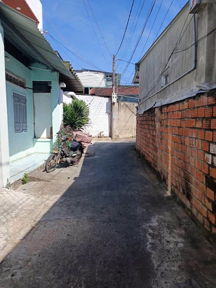 Dãy trọ đường Hùng Vương, Đăk Hà, 168m² giá 1,2 tỷ - Đầu tư sinh lời ngay!