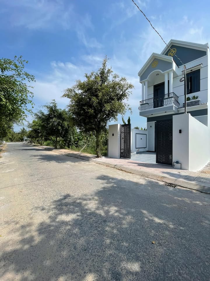 Nhà bán tại Phường Mỹ Phú, 100m² giá 2.55 tỷ - Thiết kế hiện đại, tiện nghi!