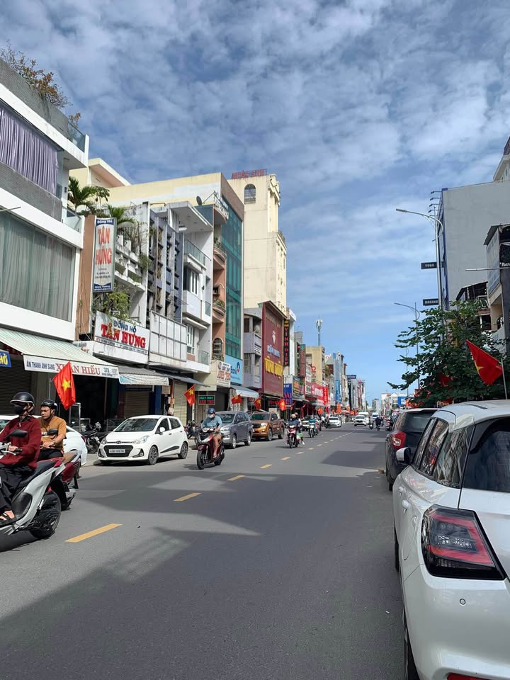 FrontHouse mặt tiền kinh doanh Đường 15m, Hòa Xuân, 62m² giá 3.55 tỷ - Đầu tư sinh lời!