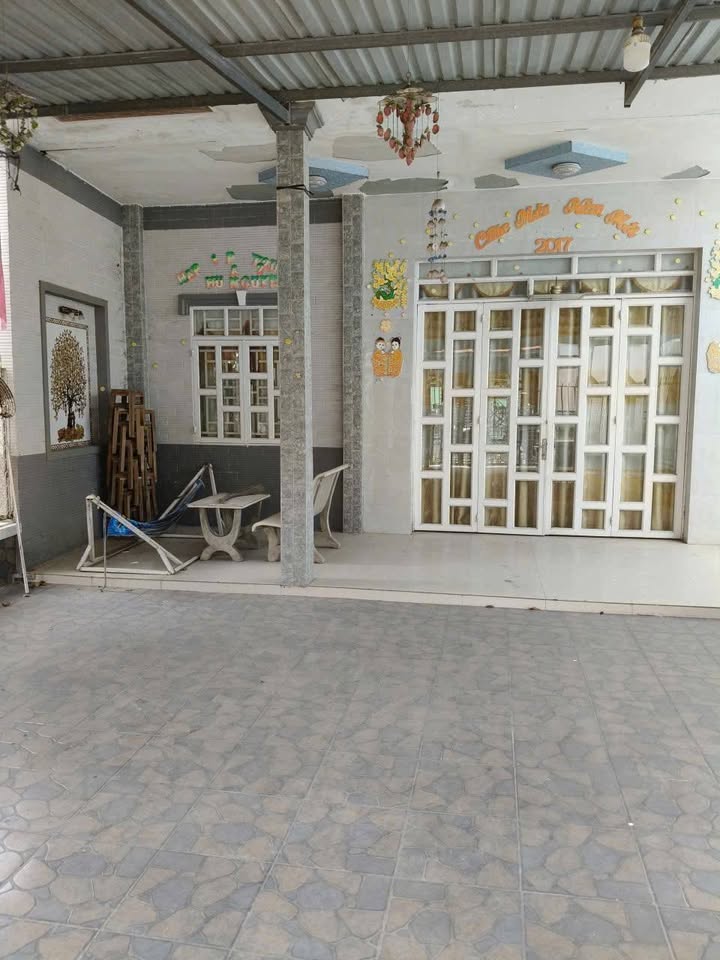 Nhà mái thái xã Tân Hưng Cái Bè 126m² giá 8XX triệu - Gần chợ và trường học!