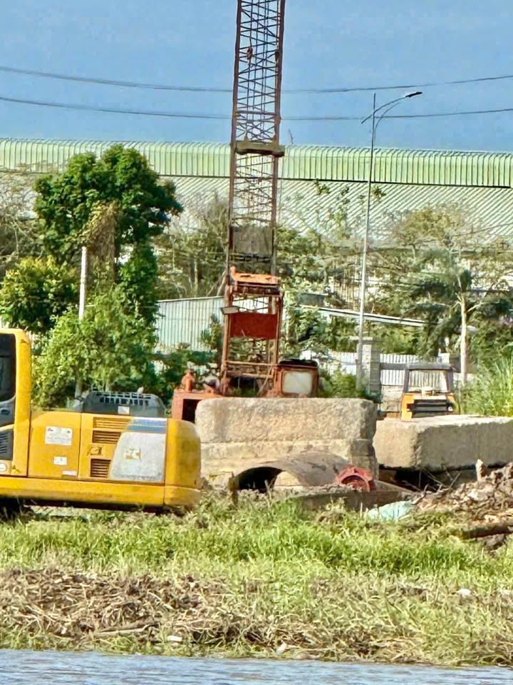 Đất nền góc đẹp Quận Bình Thủy 158m² giá 1.65 tỷ - Mặt tiền sông thoáng mát!