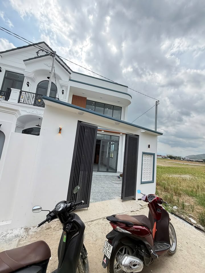 Nhà mặt tiền đường xóm Gò, Diên Sơn, 100m² giá 1.79 tỷ - Cơ hội đầu tư tuyệt vời!