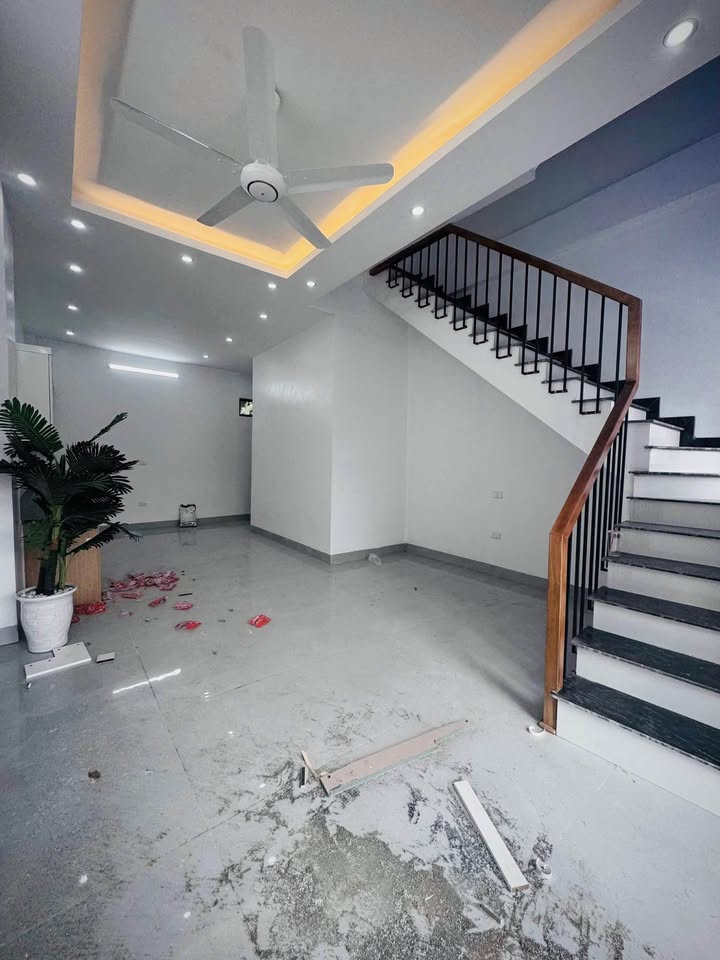 Nhà phố Đông Vệ, Thanh Hóa 120m² giá chỉ 2 tỷ - Ô tô quay đầu trước sân!