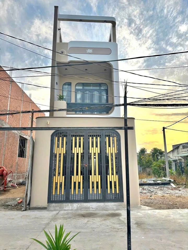 Nhà 2 Lầu Cần Giuộc 96m² giá 2.9 tỷ - Sổ hồng riêng đã hoàn công!