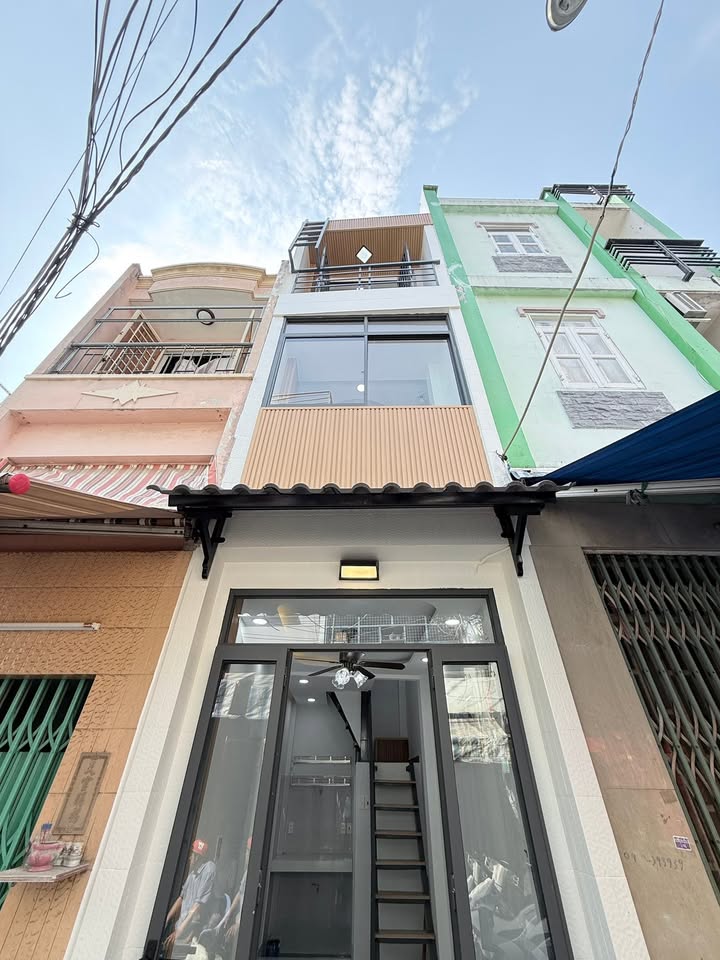 Nhà phố Quận 6 12m² giá 2 tỷ - Sổ hồng riêng, hẻm ô tô thông thoáng!