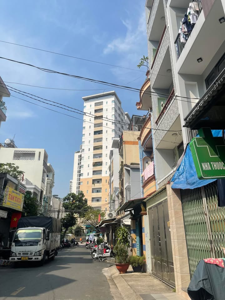 FrontHouse cư xá D, Quận 6, 72m² giá 11.5 tỷ - Nhà đẹp, vị trí kinh doanh tuyệt vời!