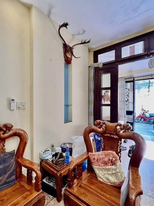 Nhà riêng Quận 10 - 50m² giá 10 tỷ - Xây dựng chắc chắn, sân thượng thoáng mát!