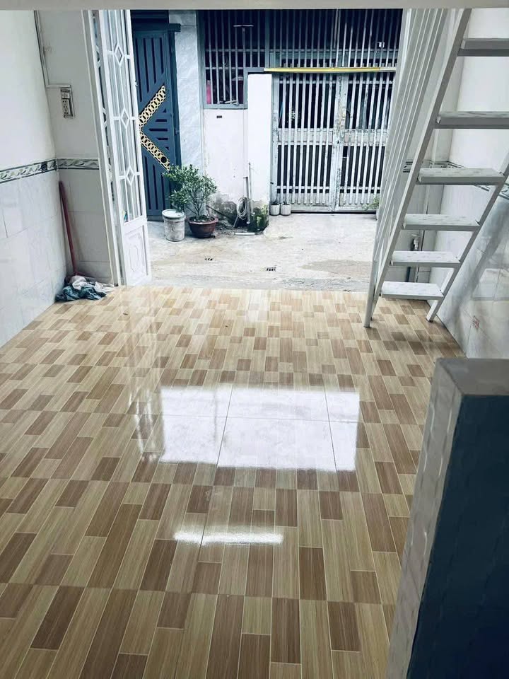 Nhà bán Đông Thạnh Hóc Môn 17m² giá 640 triệu - Vị trí đắc địa gần chợ Gà!