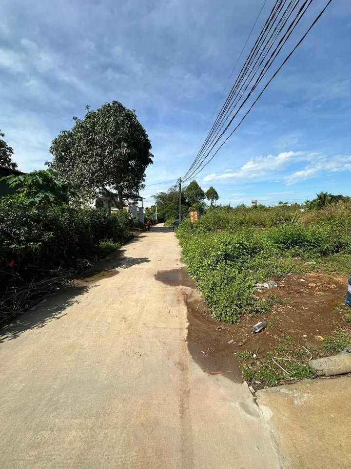 Nhà mới Tân Phú 180m² giá 1.4 tỷ - Sẵn sàng vào ở ngay!