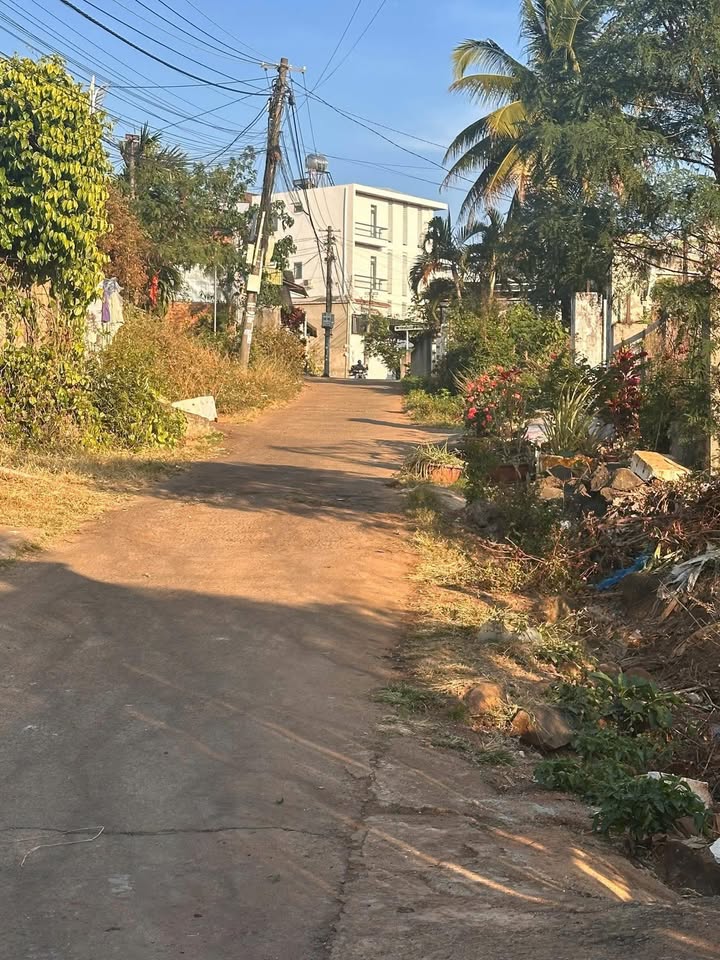 Đất mặt tiền hẻm Săm Bram, Buôn Ma Thuột 138m² giá 1.995 tỷ - Cơ hội đầu tư tuyệt vời!