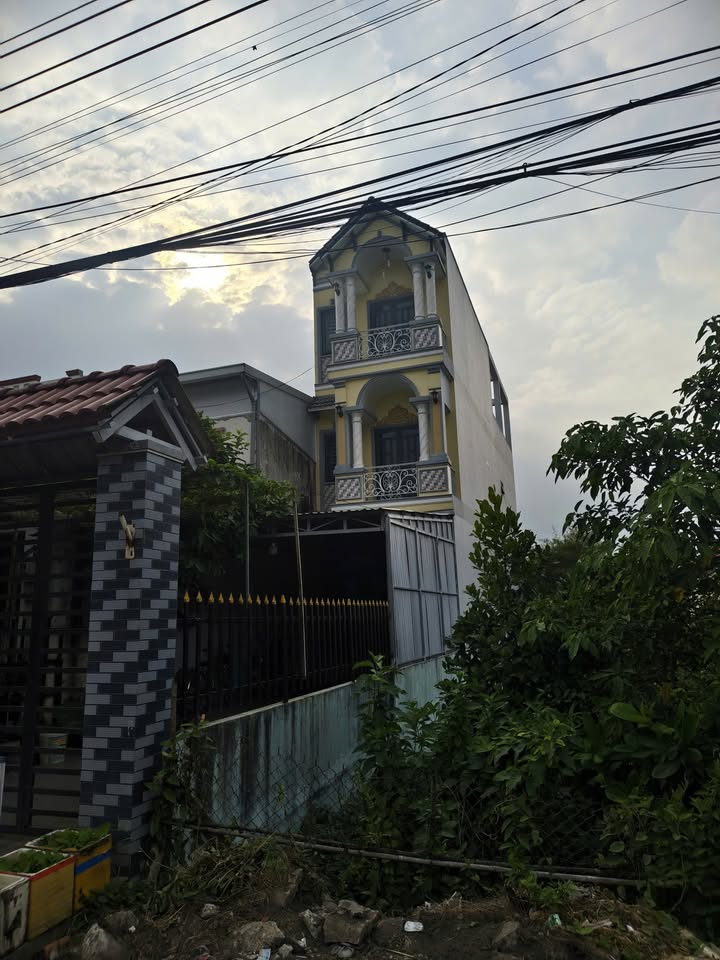 Nhà 1 trệt 2 lầu tại Bàu Bàng 176.5m² giá 5.3 tỷ - Vị trí vàng gần khu công nghiệp