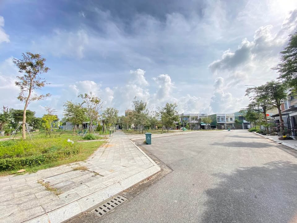 Đất nền Khu dân cư 577 Quảng Ngãi 100m² giá 1.4 tỷ - Gần công viên xanh mát!