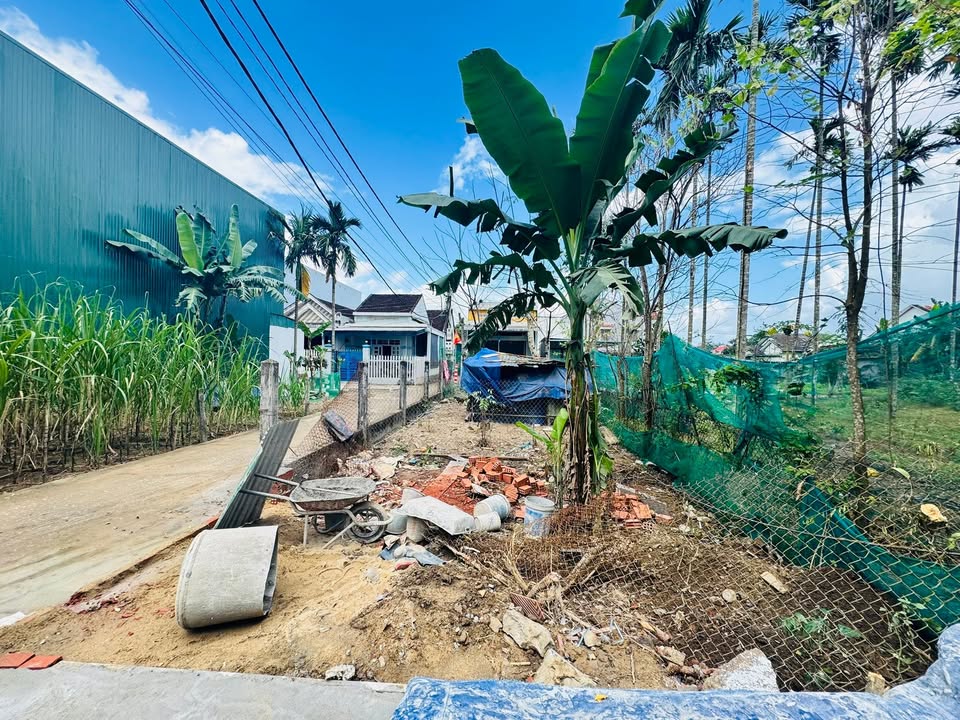 Đất nền Phường Nghĩa Lộ 90m² giá 790 triệu - Lô góc 3 mặt tiền, ô tô vào tận nơi!