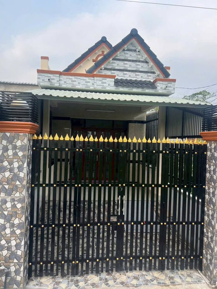 Nhà riêng xã Phước Lý, huyện Cần Giuộc 86m² giá 1.7 tỷ - Ô tô vào tận sân!