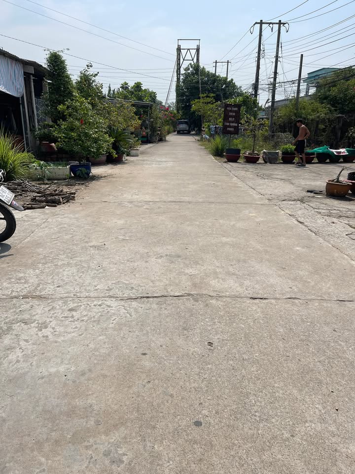 Nhà mặt tiền Tỉnh lộ 832 cũ, Tân Trụ, 130m² giá chỉ 1.2 tỷ - Cơ hội đầu tư tuyệt vời!