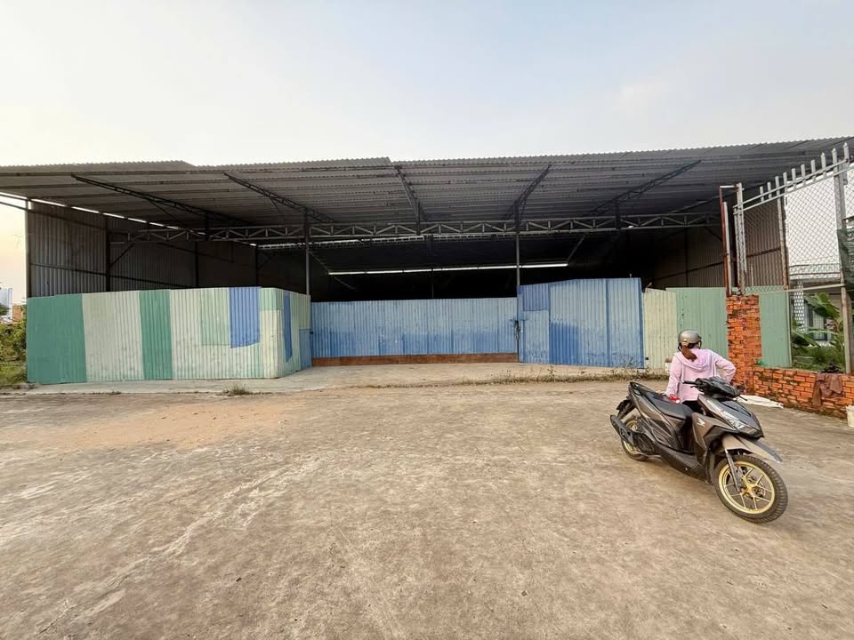 Bán kho tại xã Phước Vân, huyện Cần Đước, Long An - Diện tích 1196m², Giá 5.2 tỷ - Đường xe tải thuận tiện!