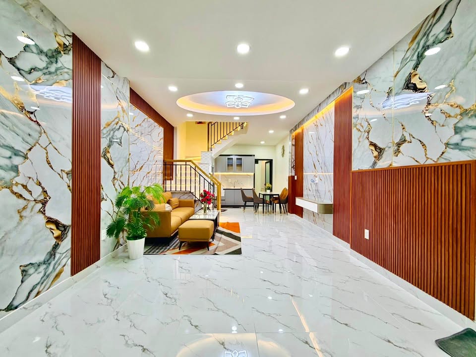 Nhà 2 tầng Gò Vấp 49m² giá 5.9 tỷ - Nội thất đẹp, sẵn sàng ở ngay!