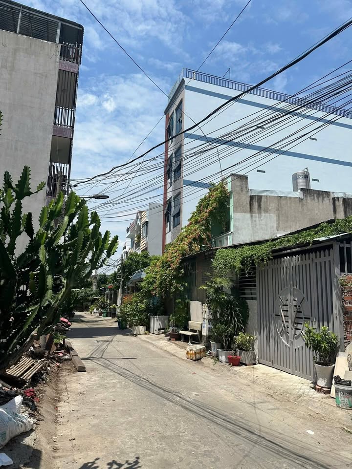 Đất phân lô Kênh Tham Lương, Quận 12, 90m² giá 6.38 tỷ - Sổ hồng chính chủ, hẻm xe hơi 4 chỗ!