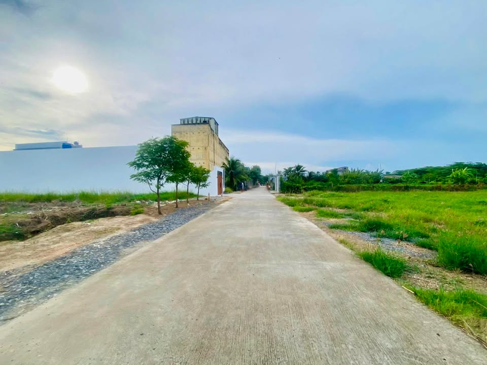 Đất nền đẹp tại Phường Long Thuận, Gò Công 273m² giá chỉ 880 triệu - Thương lượng nhẹ!